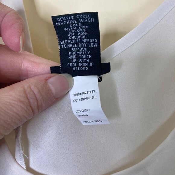 Torrid Womens White Sleeveless V-Neck Chiffon Tank Top 1x Light Stains Ivory - Picture 4 of 8